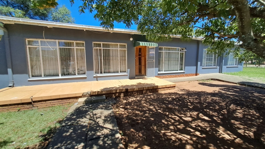 8 Bedroom Property for Sale in Brandwag Free State
